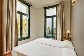 4-bedroom apartment - Image 5