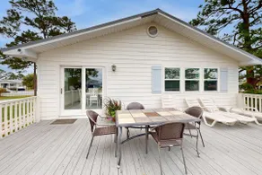 Dog-friendly bay-view home with central AC - snowb - Image 2