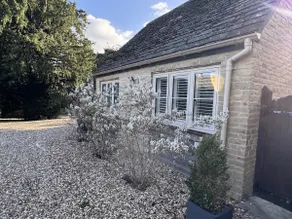 Cotswolds cottage in Ewen village with the Wild Duck Pub, Cirencester - Image 3