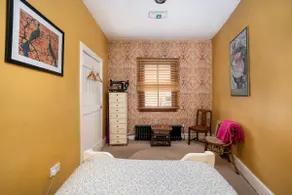 Cosy Relaxing Flat above Organic Grocer. - Image 3