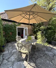 2 Bed in Charminster oc-wy408 - Image 2