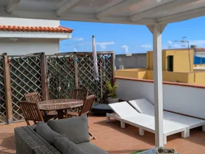Comfortable apartment with large terrace and ocean views - Image 2