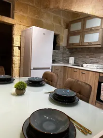 Nicely furnished 1 bedroom apt in Floriana (1) - Image 3