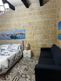 Nicely furnished 1 bedroom apt in Floriana (1) - Image 2