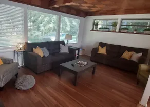 Relaxing home in SouthEnd Area! Pets are welcomed! - Image 2