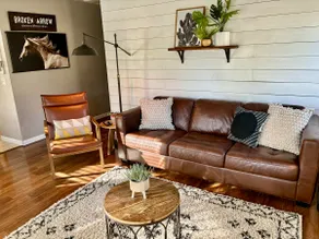 Rose District’s Best Relaxation Spot! - Image 3