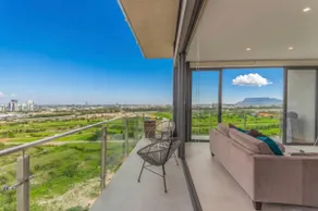 ❤️Ultra Luxurious 3 Bedroom w/ 3.5 Bath 5 STAR❤️ - Image 5