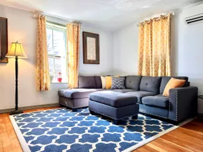Historic Cottage | Walkable | Free Parking - Image 3