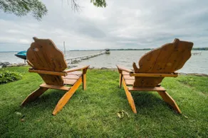 Vast Lake Koshkonong Views from Pier, Deck, & Home - Image 4