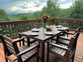 Buck Mountain Getaway - Stunning views, hot tub, fireplace. Nearby Boone. - Image 2