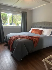 Hunter Creek Cottage - Image 5