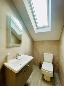 The Hollies ‘Studio’ Apartment - Image 5