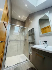 The Hollies ‘Studio’ Apartment - Image 3