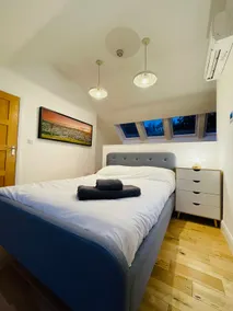 The Hollies ‘Studio’ Apartment - Image 2