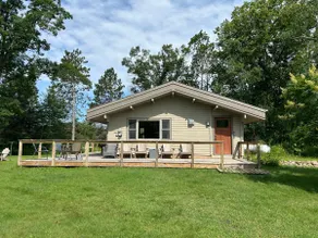 Cozy Cabins, Lake Views & Miles of Hike Trails! - Image 4