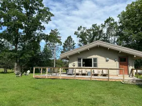 Cozy Cabins, Lake Views & Miles of Hike Trails! - Image 5