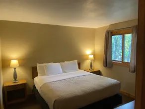 Hanging Horn Lakeside Resort - Image 3