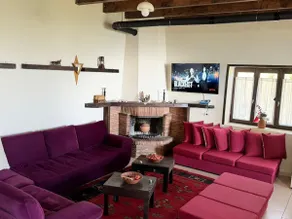 Quiet Villa Near Berat - Scenic Balcony & Garden - Image 4