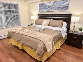 TOWNHOUSE WITH WATER VIEWS-15MINS TO TIMES SQUARE - Image 4