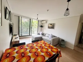 Beautiful Potts Point apt Prime Loc. Pool/carpark - Image 3