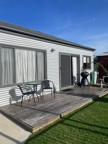 Yarrawonga studio by the pool - Image 4