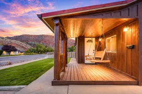 Porch Swing + Red Rock Sunsets @Zen Den - Image 2