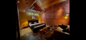 Hangar Lofts+001~ Walk to USC Football Stadium - Image 2