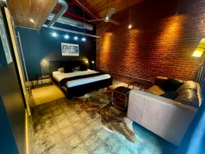 Hangar Lofts+001~ Walk to Football Stadium - Image 4