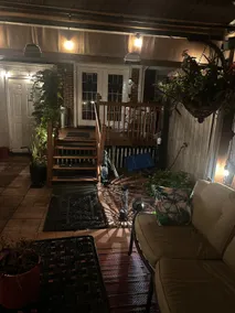 Budget Friendly Walkable Romantic Nest - Image 2