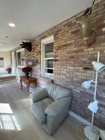 5 Star Cozy modern house all amenities Sleep 6 - Image 3