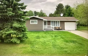 Adorable 3BR Ranch Across From Marina & Snow Trail - Image 2