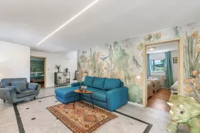 Shared swimming pool – 5' from the sea! - Image 2