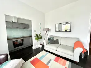 Beautiful Victorian flat with lovely views - Image 4