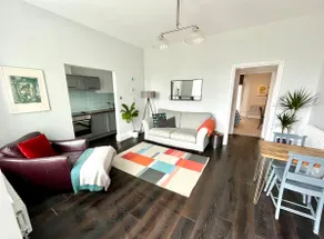 Beautiful Victorian flat with lovely views - Image 3