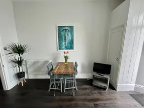 Beautiful Victorian flat with lovely views - Image 5