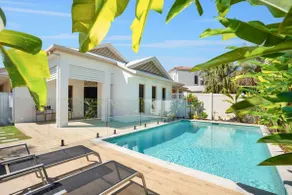 The Seahorse ~ Family & Pooch Friendly Home - Image 2