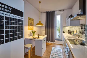 Chic apartment in the castle district - Image 4