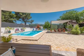 Villa R&B heated pool - Image 3