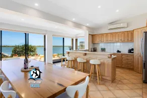 Easter Save 25‑40% Waterfront Home - Image 2