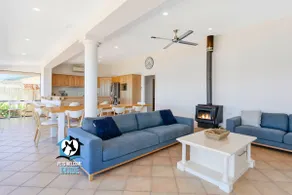 Easter Save 25‑40% Waterfront Home - Image 3