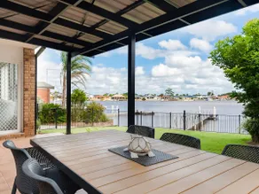 21 Melaleuca Drive - Waterfront - Pet Friendly - Stone Real Estate Yamba - Image 2