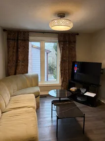 Entire 2bdr apartment. King & Queen bed - Image 2