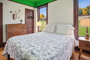 1910 Vintage Ranch House with beautiful views - Image 5