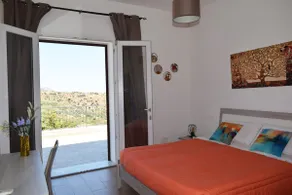 Granatelli Holiday Home - Image 2