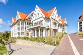 Vackert familjestrandhus på sanddynerna med pool - Image 4