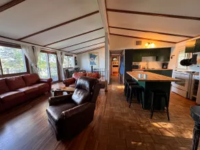 Sturgeon Lake cabin with great views - Image 3