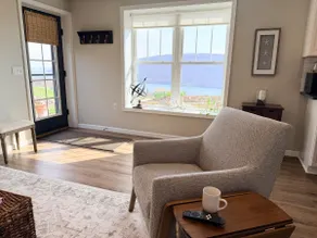 The Lookout for couples•epic lake view•fire pit - Image 4