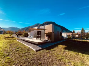Lovely place between lake and mountain. - Image 2
