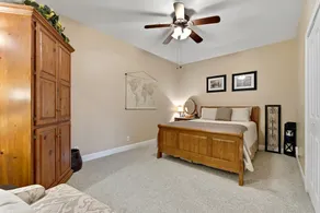 Hilltop Haven -Lakefront Private Walkout Apartment - Image 5