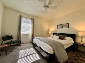 Great Value Townhome: Walkable & Near UofA - Image 2